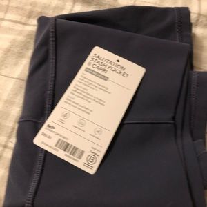 Athleta Salutation Stash pocket capris